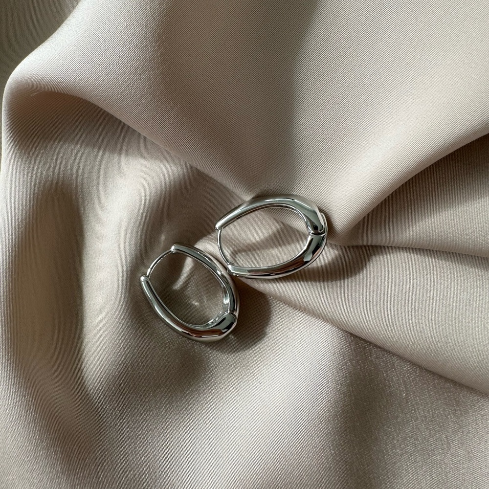 【Jayleen】Metallic Hoop Daily Metal Earrings